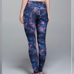 LULULEMON Wunder Under Pant *Full-On Luon
Moody 10